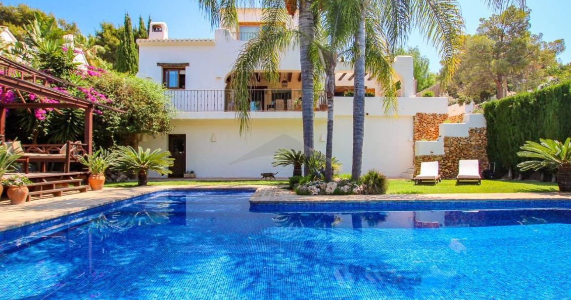 Het belang van het werken met een makelaar in Moraira